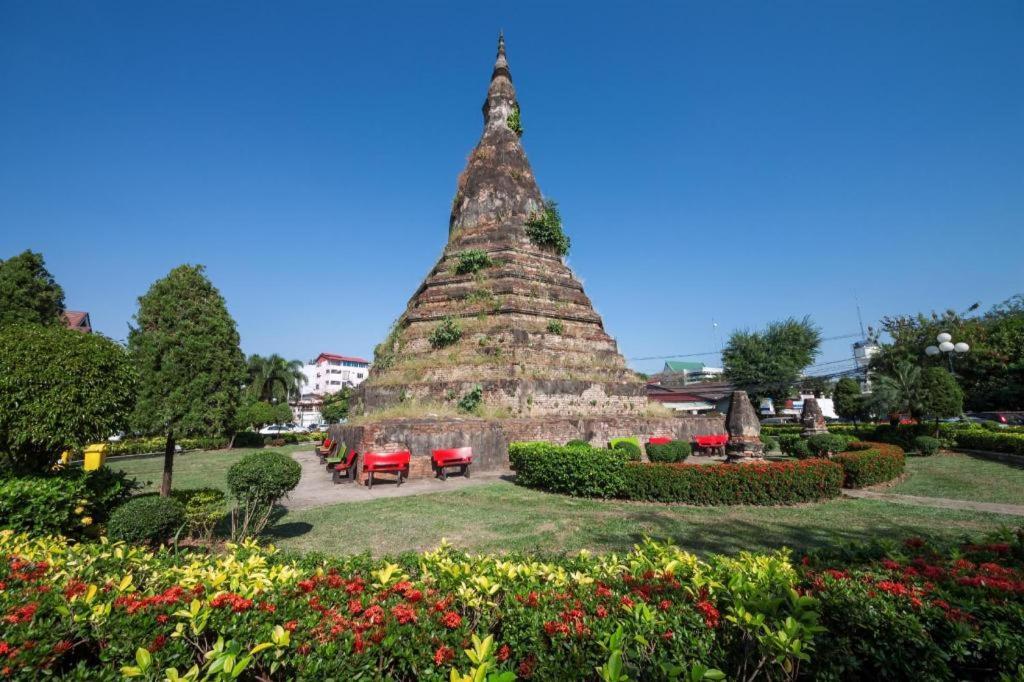 โรงแรมทิระ เวียงจันทน์ ภายนอก รูปภาพ